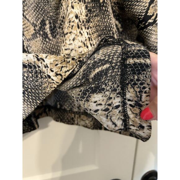 NWT Storia Size Small Snakeskin Dress Mini 3/4 Sleeve Ruched At Waist Party Boho - Picture 9 of 14